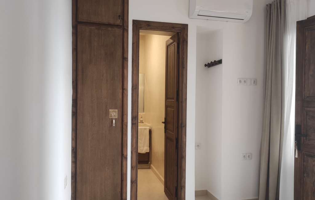 Alya wardrobe